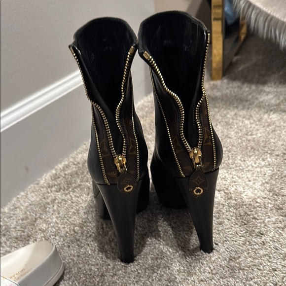 Louis Vuitton Black and Brown Heeled Boots with Monogram Detail - Picture 4 of 5